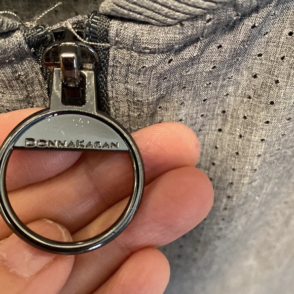 💥💥 SOLD 💥💥 Donna Karan lightweight grey front zip jacket size small. - Picture 3 of 9